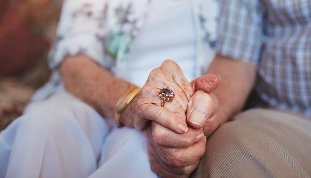 Elderly Couple Dies Holding Hands After 56 Years of Blissful Marriage