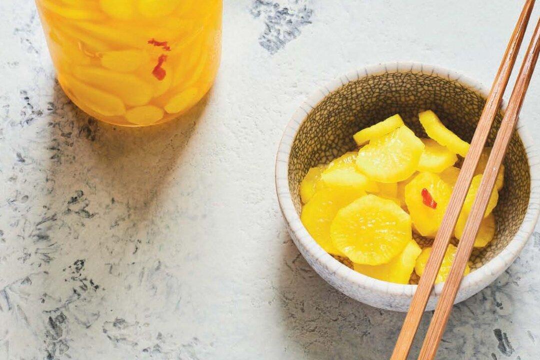 Takuan (Pickled Daikon Radishes)