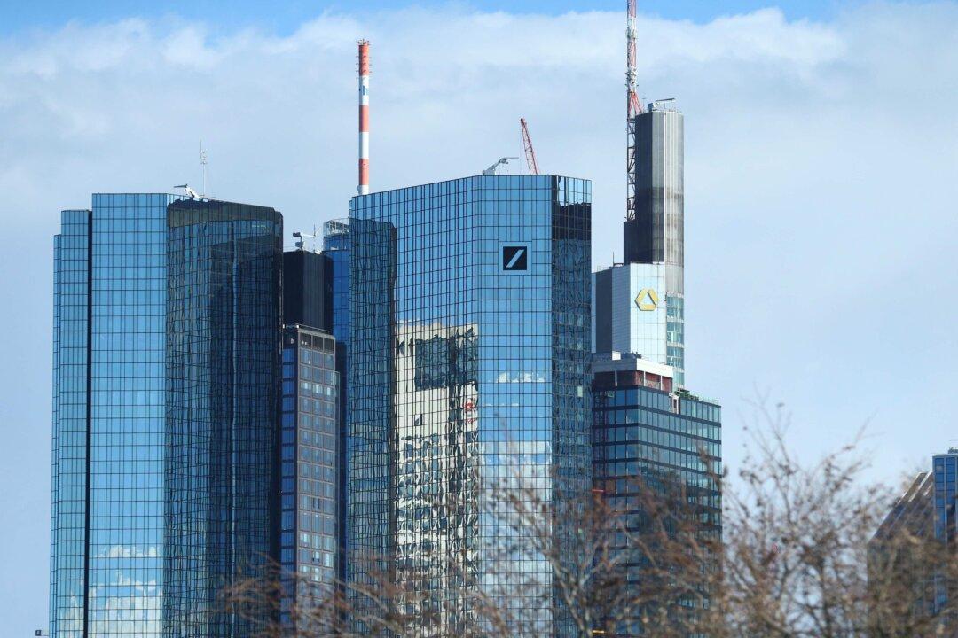 Deutsche Bank Merger Talks With Commerzbank Raise Job Fears, Lift Shares