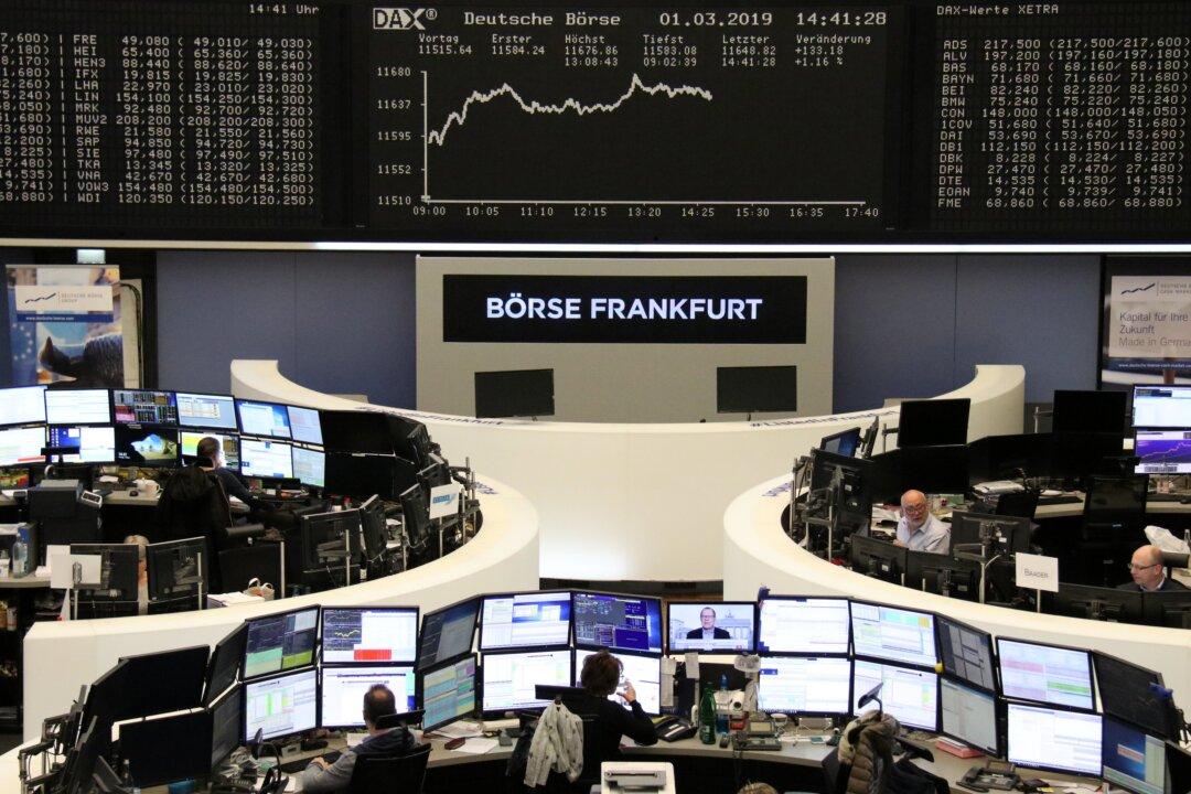 Auto Rally Powers European Stocks to Near Six-Month Peak