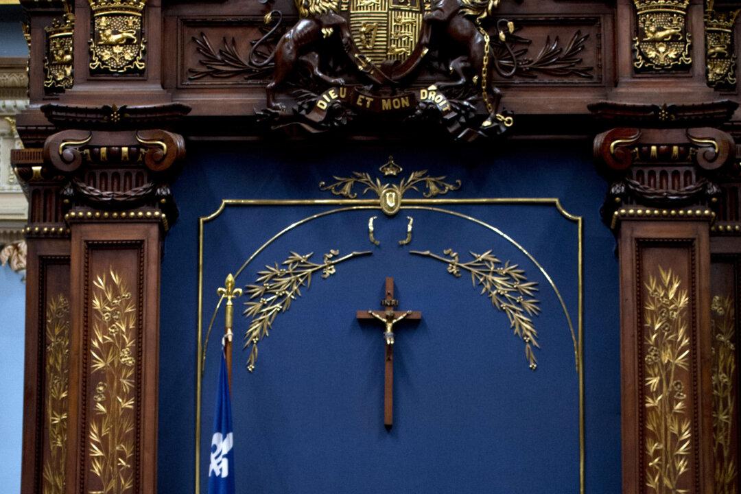 Montreal to Remove Crucifix from Council Chamber and Place it in Museum
