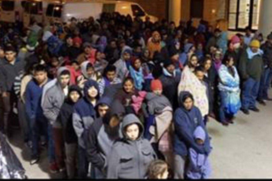 Officials: Over 1,800 Illegal Aliens Arrested at El Paso Sector in One Day