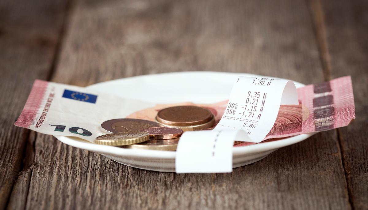 Man Jailed for Not Paying Restaurant Bill, Claims It Had the Wrong Date on It