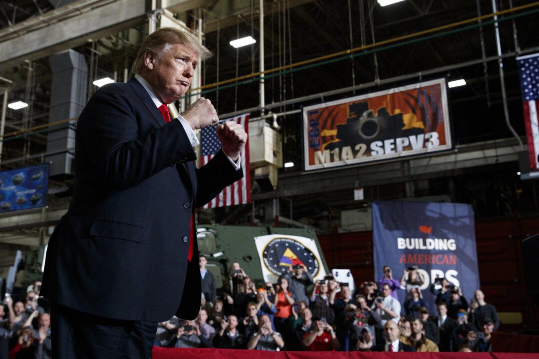 Trump Visits Ohio, Praises Revival of Economy