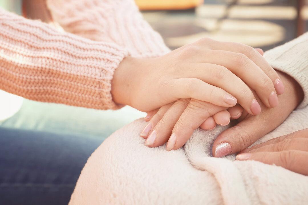 Grief-Stricken Mom of Stillborn Baby Grateful to Nurse Who Spoke to Her ‘Soul’