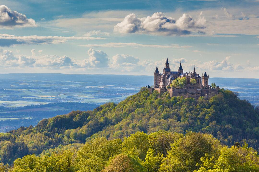 15th-Century Italian ‘Castle in the Sky’ Renovated Is Now Available for Rent