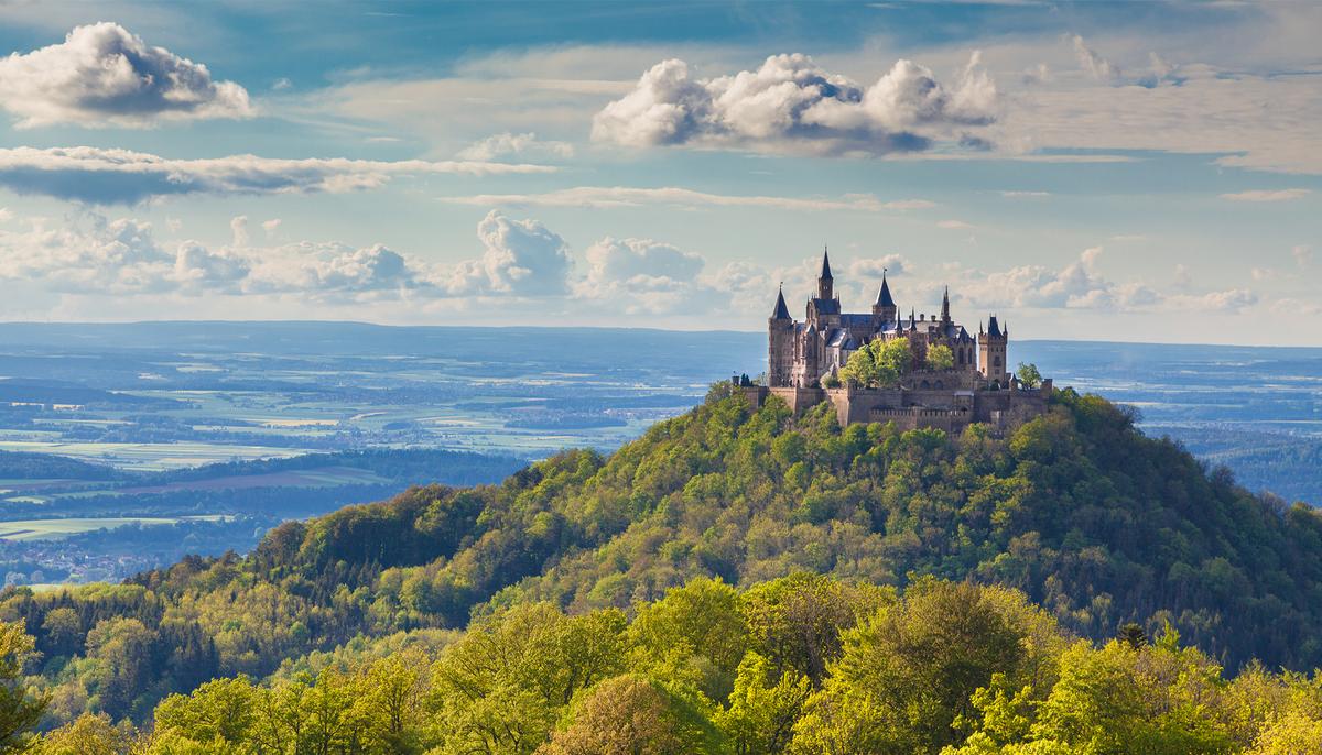 15th-Century Italian ‘Castle in the Sky’ Renovated Is Now Available for Rent