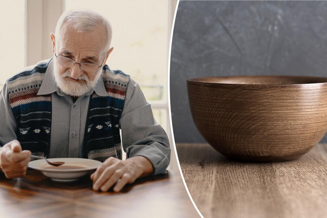 Grandpa Shunned by Family, but a 4-Year-Old Makes Parents Regret Their Actions