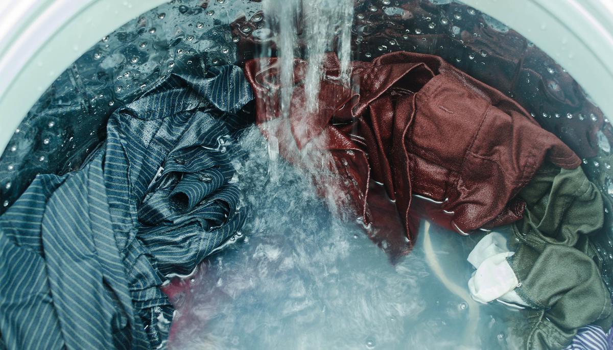 Why Adding Vinegar to Your Laundry Is Something You Really Should Be Doing