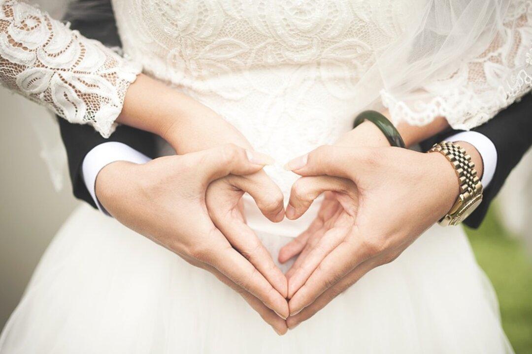 ‘Double Fairytale’: Twin Sisters Married to Twin Brothers Plan to Synchronize Pregnancies