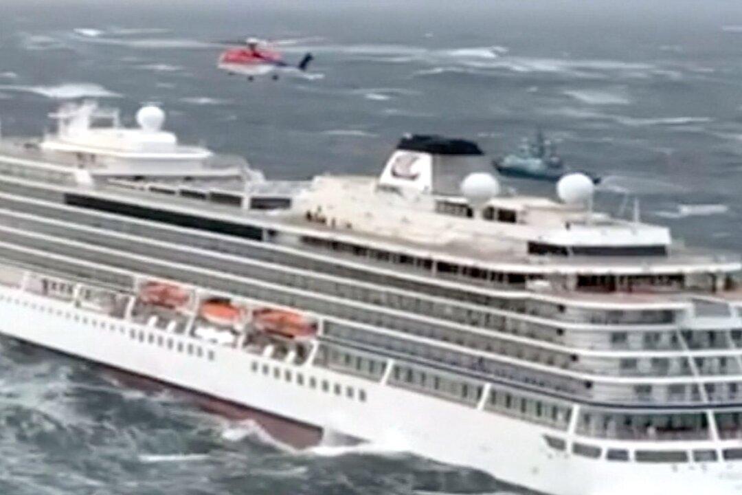 Viking Cruise Ship Reaches Norwegian Port Safely After Mayday Call
