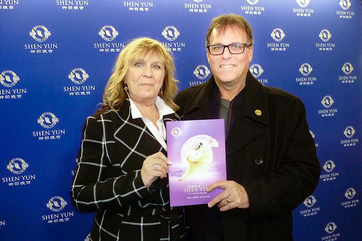 Canadian Radio Host Moved to Tears by Shen Yun