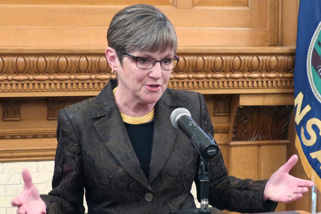 Top Democrat Breaks With Biden, Acknowledges Recession May Occur