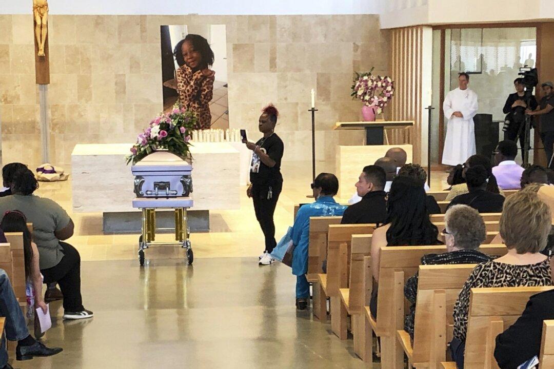 Hundreds Mourn Girl Whose Body Was Dumped on Hiking Trail