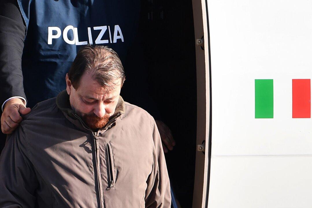 Italian Communist Militant Battisti Confesses to Four 1970s Murders