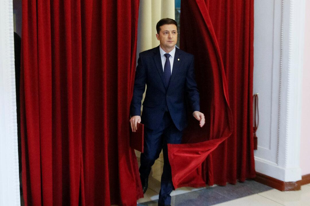 Comedian Set to Win First Round of Ukraine Presidential Vote