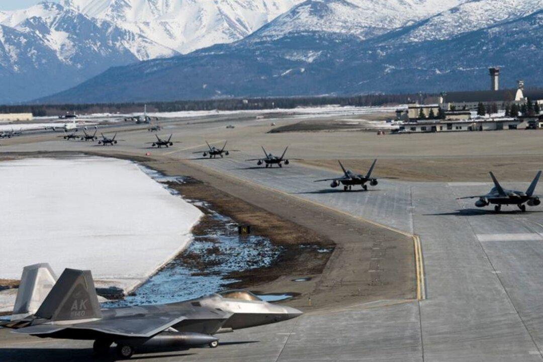 Photos: F-22 Raptors in ‘Elephant Walk’ at Alaska Air Force Base