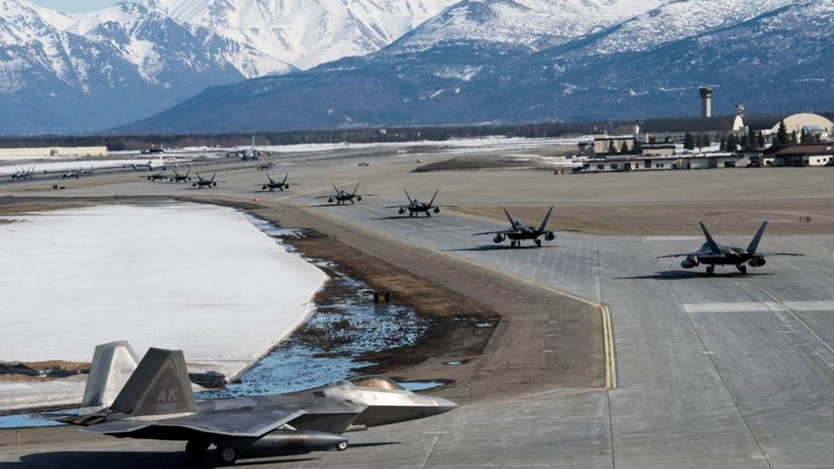 Photos: F-22 Raptors in ‘Elephant Walk’ at Alaska Air Force Base