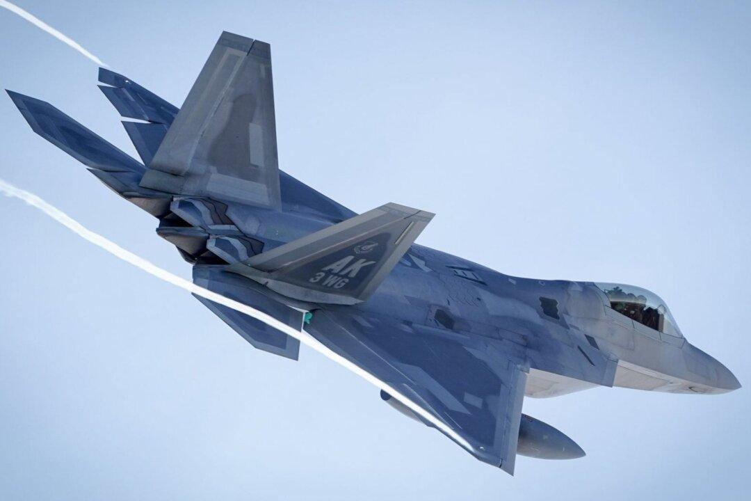 F-22 Raptor Crashes in Florida: Air Force