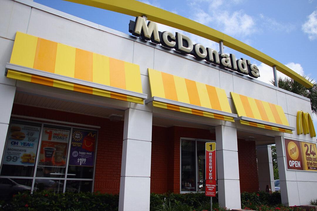 Cop Stops at McDonald’s During Break but Staff at 2nd Window Says: ‘I Ain’t Serving No Police’