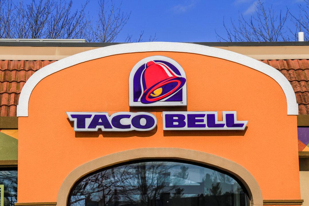 Supreme Court Rules in Favor of Taco Bell Worker in Overtime Dispute