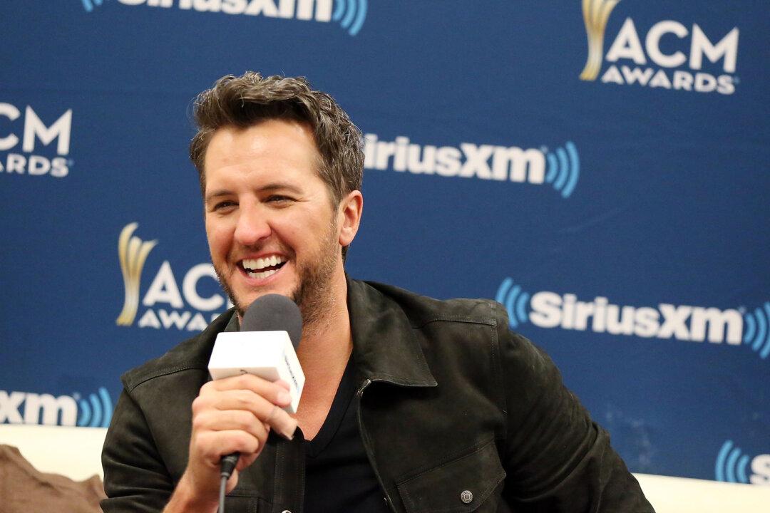 Luke Bryan Gives His Boots to ‘American Idol’ Country Singer After Noticing Holes