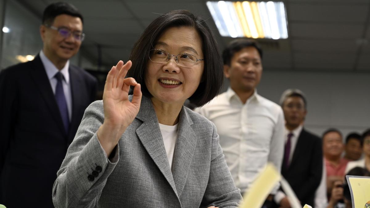 Taiwan President, Seeking Tanks and Fighters, Says US Responding Positively
