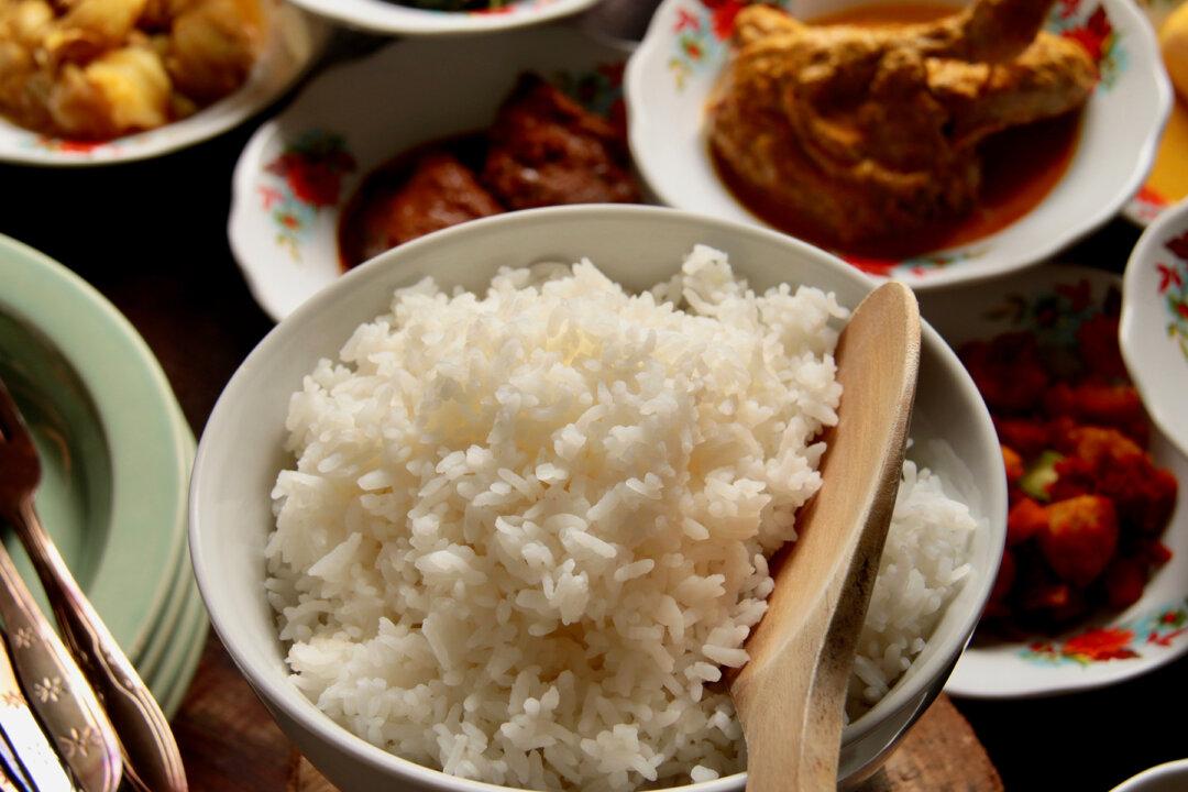 Austin Tex-Mex Eatery ‘El Arroyo’ Achieves Viral Fame With Hilarious Drive-By Jokes