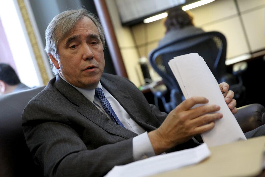 Democratic Senator Introduces Bill to Abolish ‘Undemocratic’ Electoral College