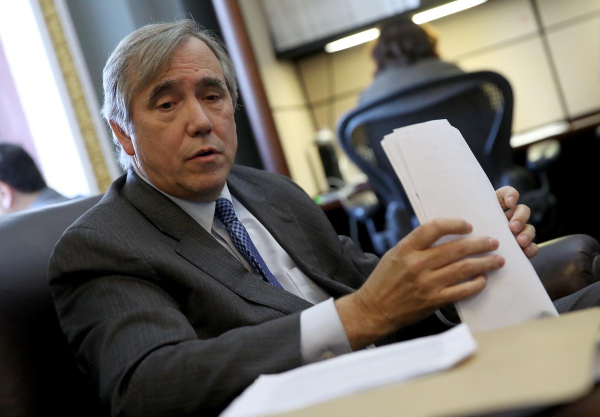 Democratic Senator Introduces Bill to Abolish ‘Undemocratic’ Electoral College