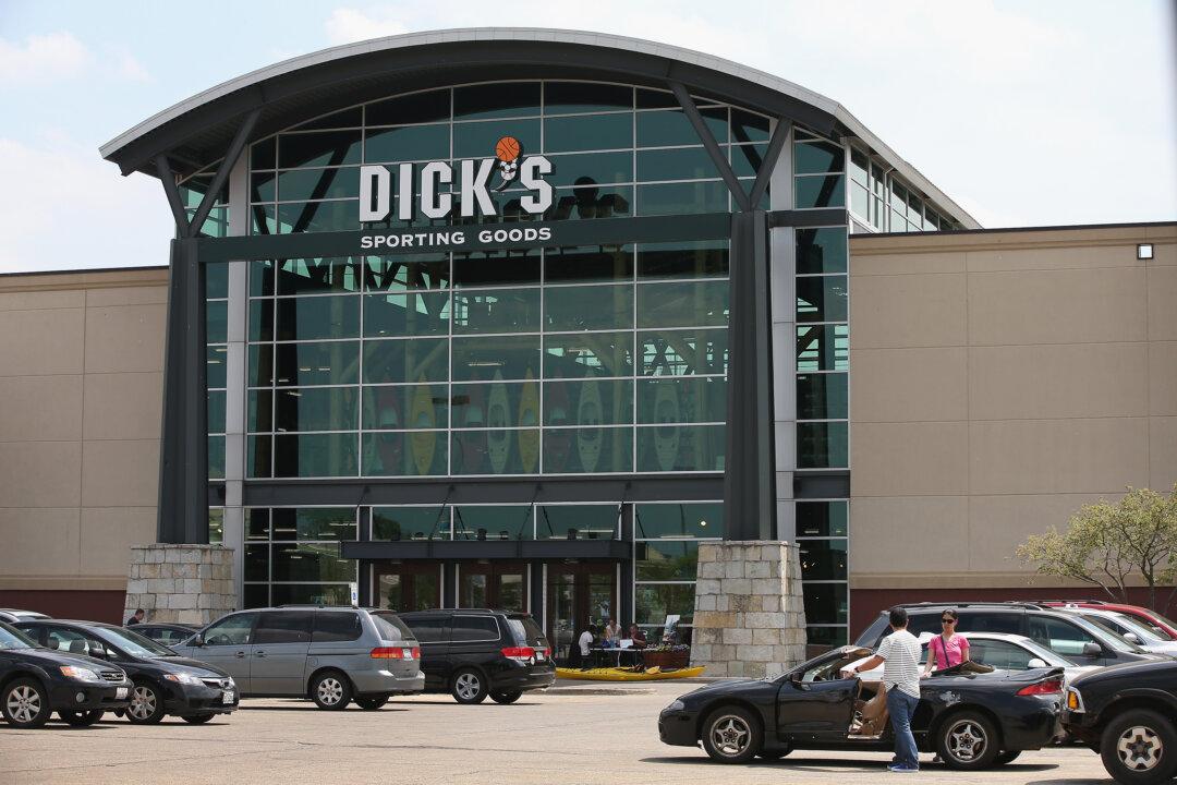 Dick’s Sporting Goods CEO Says Company Destroyed $5 Million Worth of ‘Assault Rifles’