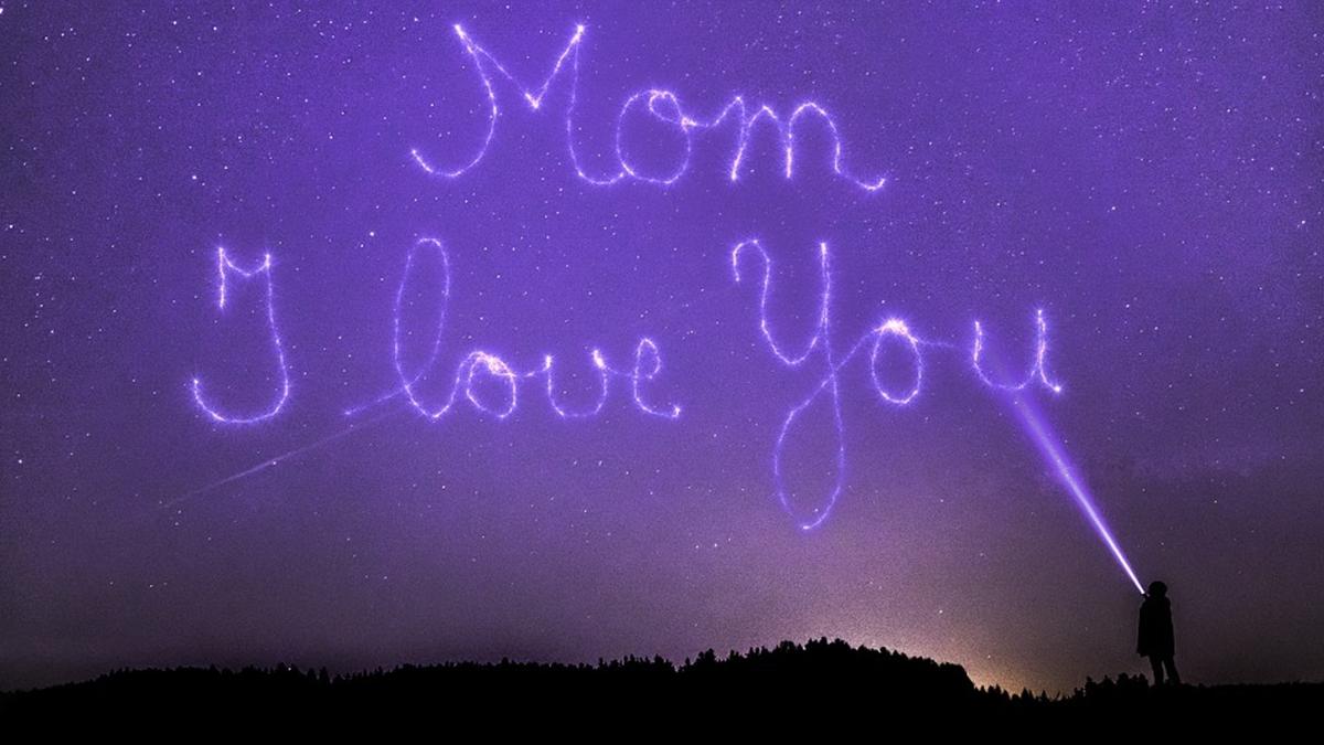 Woman Receives More Than 100 Mother’s Day Cards After Fostering Children