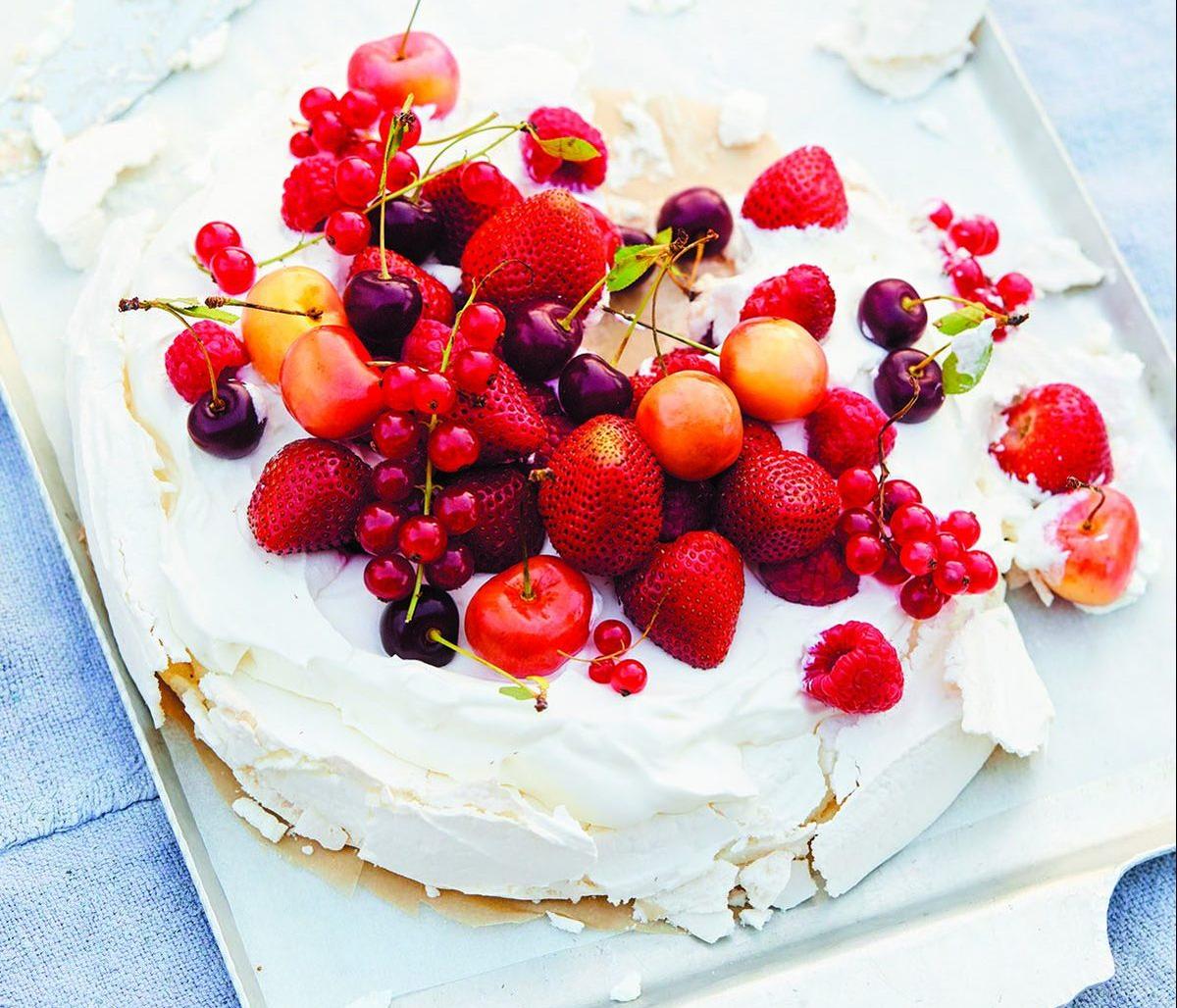 Simple Cake: Big Daddy’s Pavlova
