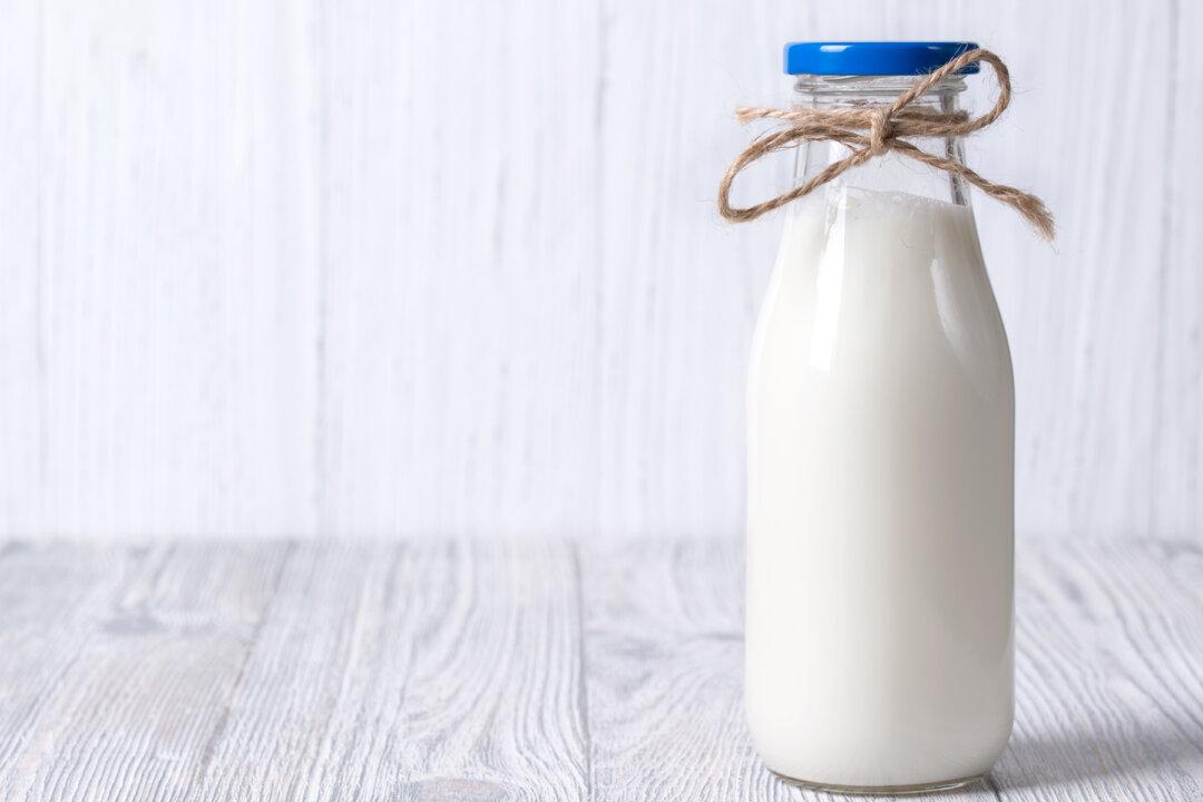 Woman Teaches Workplace Thief a Lesson After Her Coffee Creamer Gets Stolen