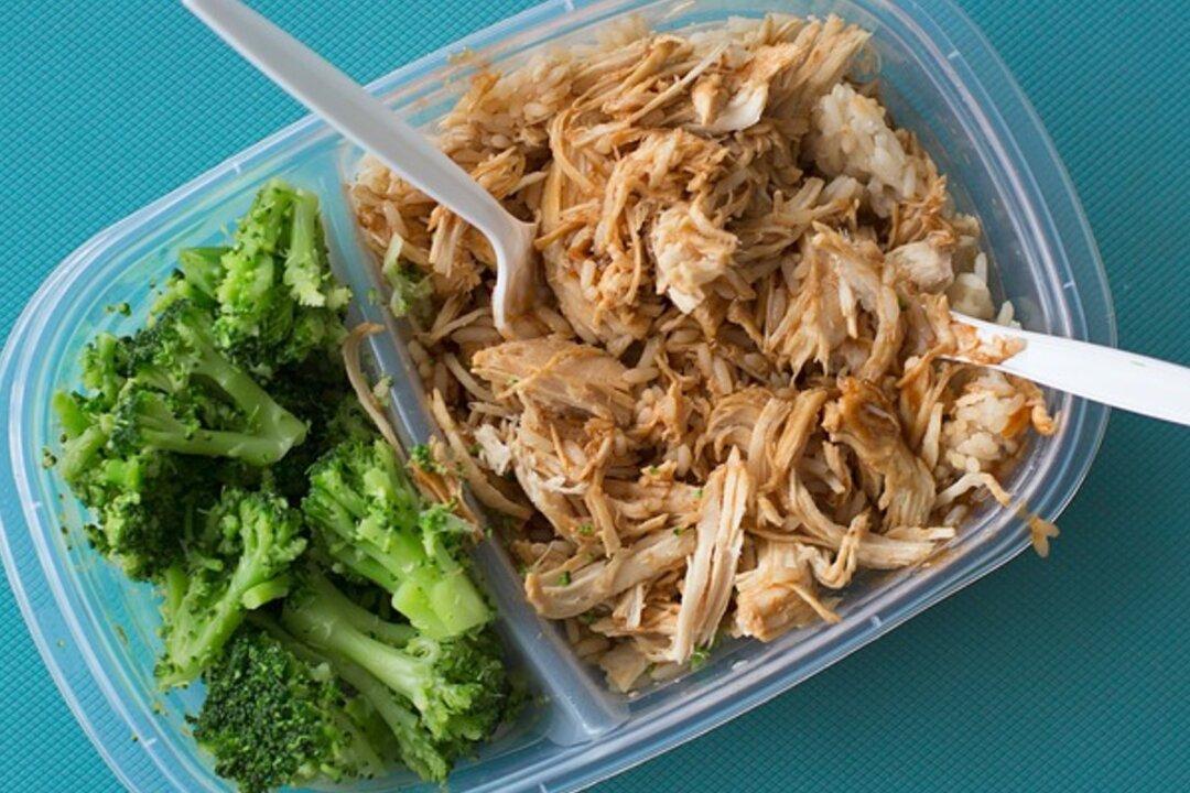 Indiana School District Turns Unused Cafeteria Food Into Take-Home Meals for Children