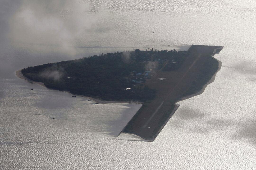 Over 40 Chinese Vessels Swarm Philippine-Claimed Island Ahead of Talks