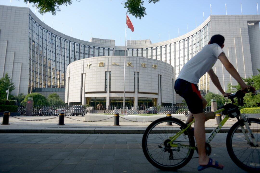 The Rally in China Bonds Says Bad Things About the CCP’s Economy