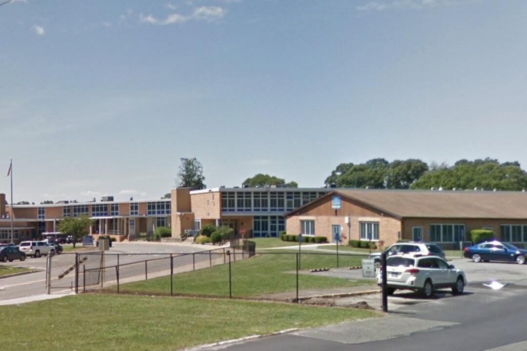 Mom Says Daughter Not Allowed to Use Trump as Her Hero for School Project: Report