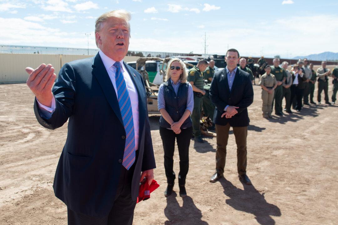 Trump to Illegal Immigrants: ‘The System Is Full, Turn Around’