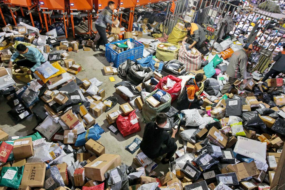 Chinese Mail Delivery Service Suddenly Shuts Down, Drawing Protests to Claim Compensation