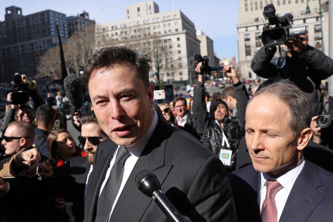 SEC Steps on Tesla ‘Reasonable’ to Prevent Problems: Commissioner