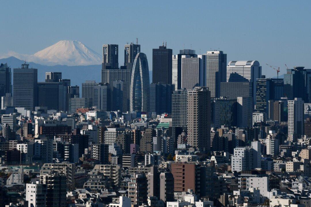 Data Centers Flock to Tokyo as Beijing’s Appeal Fades