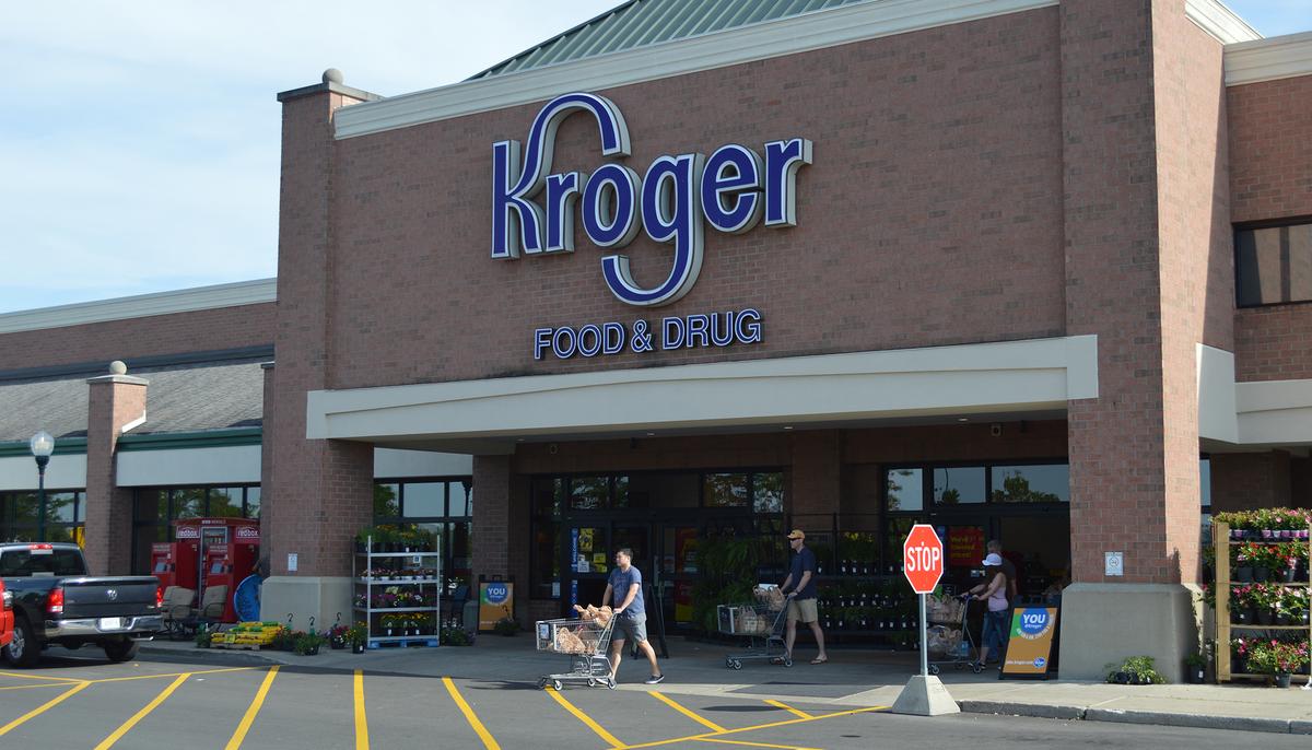 Babysitter Allegedly Leaves Child in Car Unattended at Indiana Kroger; Video Goes Viral