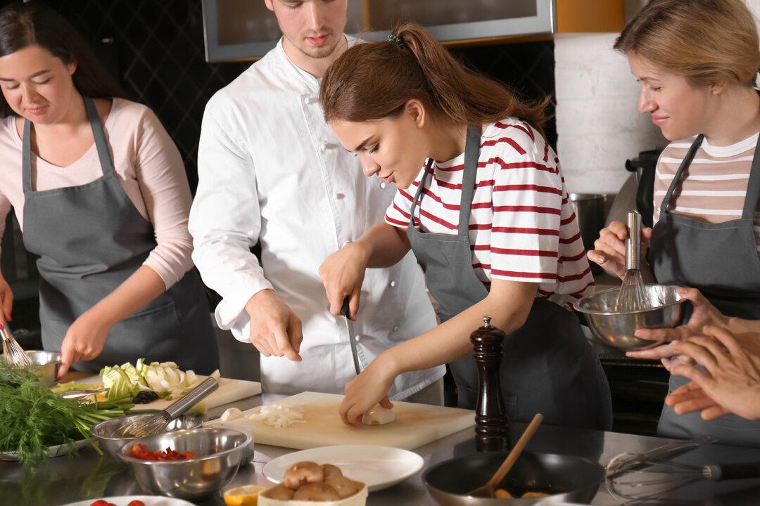 ‘Adulting’ Class at Kentucky High School Teaches Life Skills Before Students Enter Society