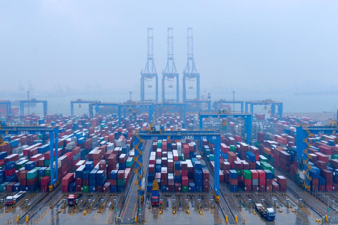 China’s Exports Seen Rebounding, Imports Falling Again in March