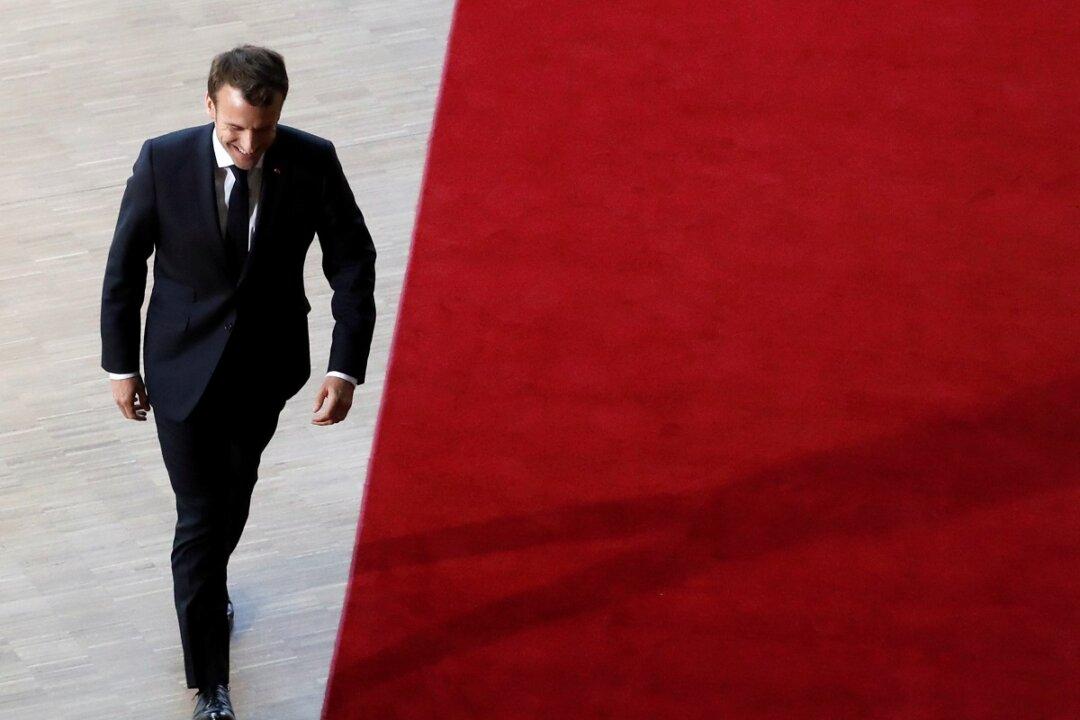 Clashes Erupt in ‘Yellow Vest’ Protests as Macron Prepares Policy Moves