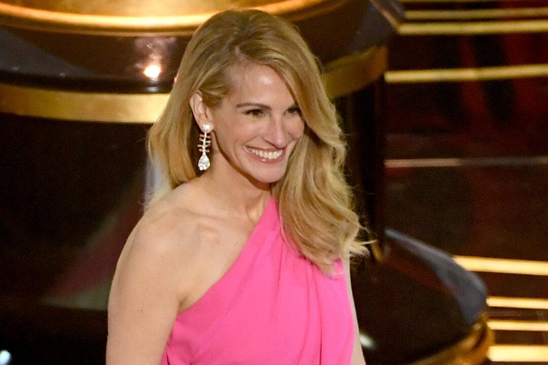Julia Roberts, 51, Looks Fabulous After Losing a Few Pounds, and Her Secret Is Revealed