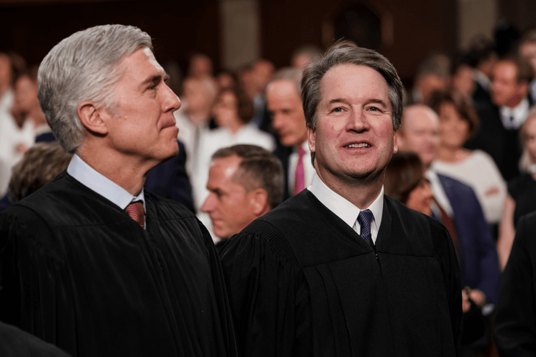 Supreme Court Curbs Federal Law That Increases Penalty If Crime Involves Gun