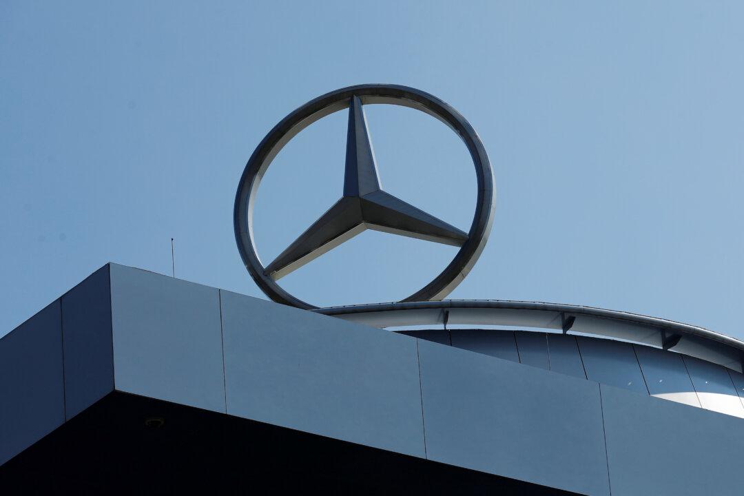 Daimler Suspends Mercedes Franchise in China After Customer Complaint Goes Viral