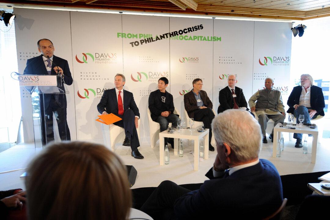 Clinton Foundation Donor Funded Ukraine Report at Core of Charges Against Former Obama Counsel